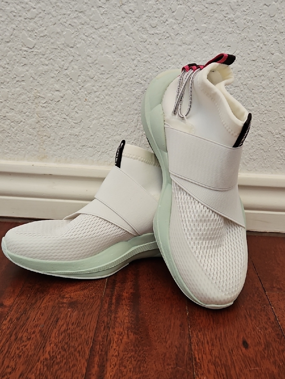 Sorel Sneakers with Mint and Cream Soles